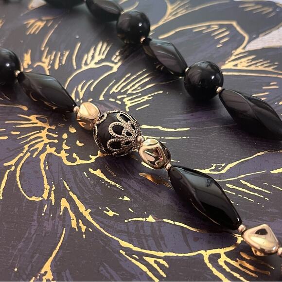 Vintage NWT Long Chunky Black and Gold Acrylic Beaded Necklace C1 - Picture 2 of 11